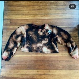 Alien patch cropped sweatshirt